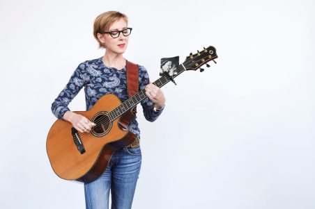 William Clark. My Mother Has Four Noses - Jungle Theater 2018 Season Photo by William Clark, courtesy of Jungle Theater. International singer/songwriter Jonatha Brooke is taking the stage with song and prose about taking care of her mother.